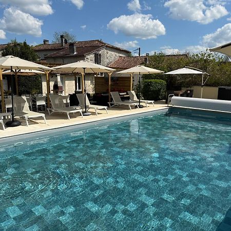 Chambre D'Hotes Naturiste Le Jardin Des Hirondelles Blanzaguet-Saint-Cybard Bagian luar foto