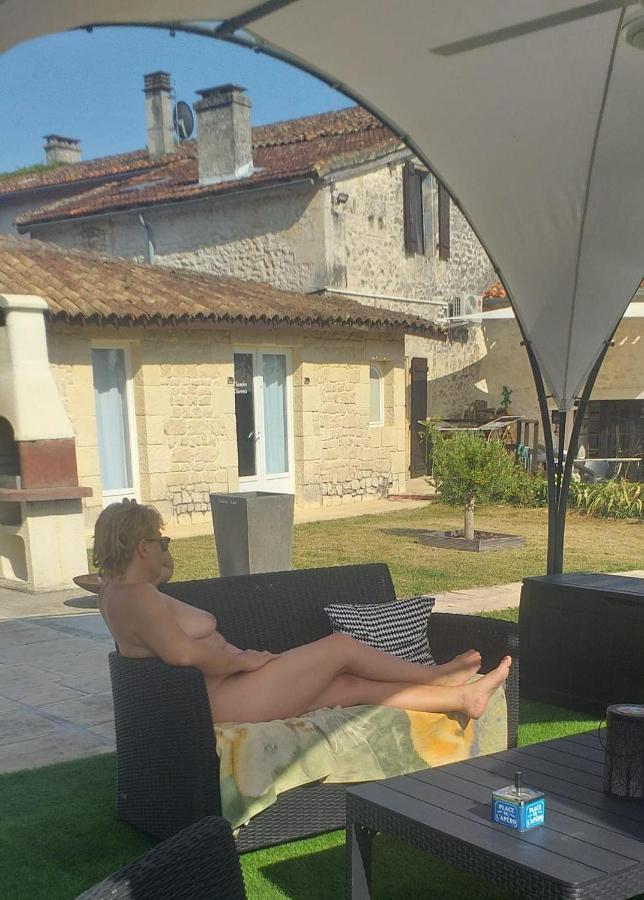 Chambre D'Hotes Naturiste Le Jardin Des Hirondelles Blanzaguet-Saint-Cybard Bagian luar foto