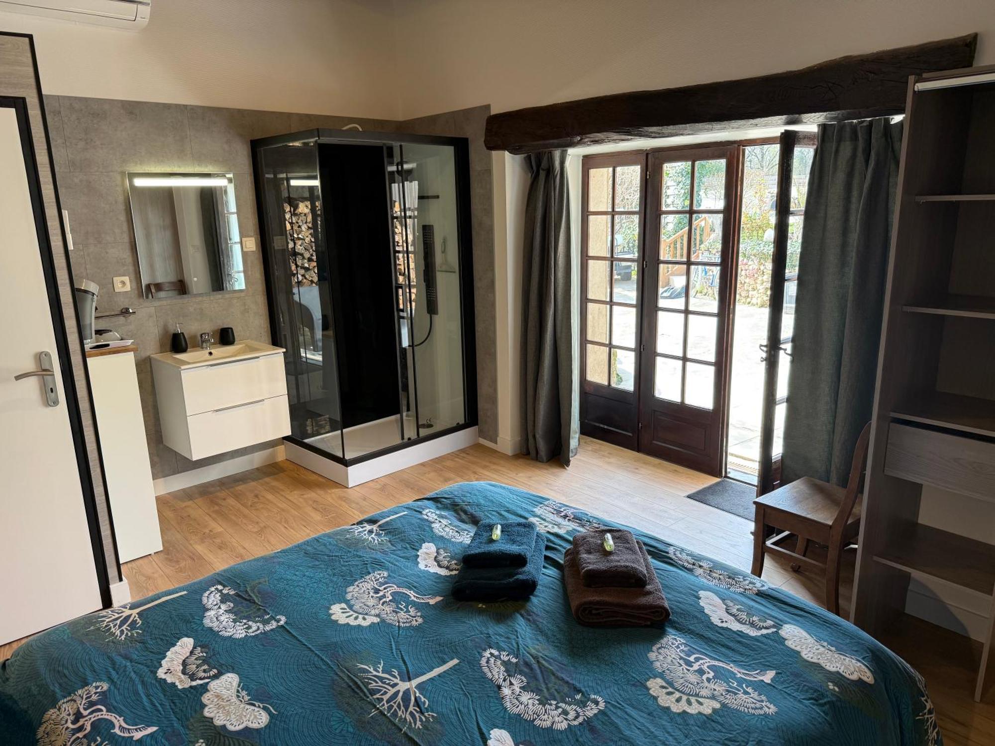 Chambre D'Hotes Naturiste Le Jardin Des Hirondelles Blanzaguet-Saint-Cybard Bagian luar foto